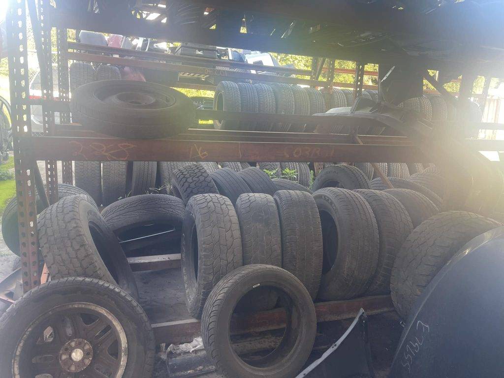 Best Auto & Truck Salvage (13)